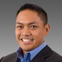 Derek Tumulak headshot