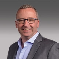 Julian Martin headshot