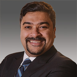 Farooq Naiyer headshot