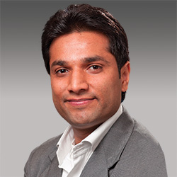 Vivek Thakral headshot